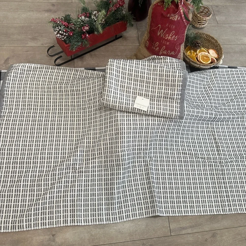 New Threshold Luxury Bath Towel Set Modern Pinstripe 2 30x50 Bath Hook Loops